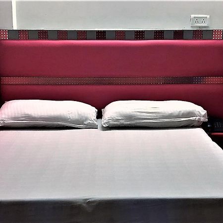 Hotel Kwality Νέο Δελχί Εξωτερικό φωτογραφία