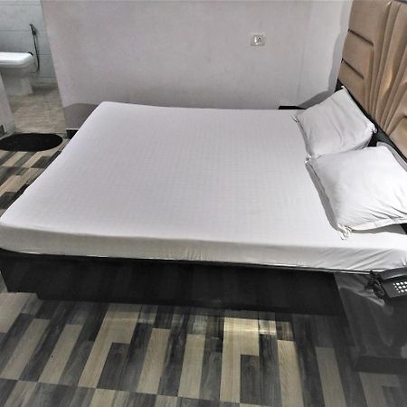 Hotel Kwality Νέο Δελχί Εξωτερικό φωτογραφία