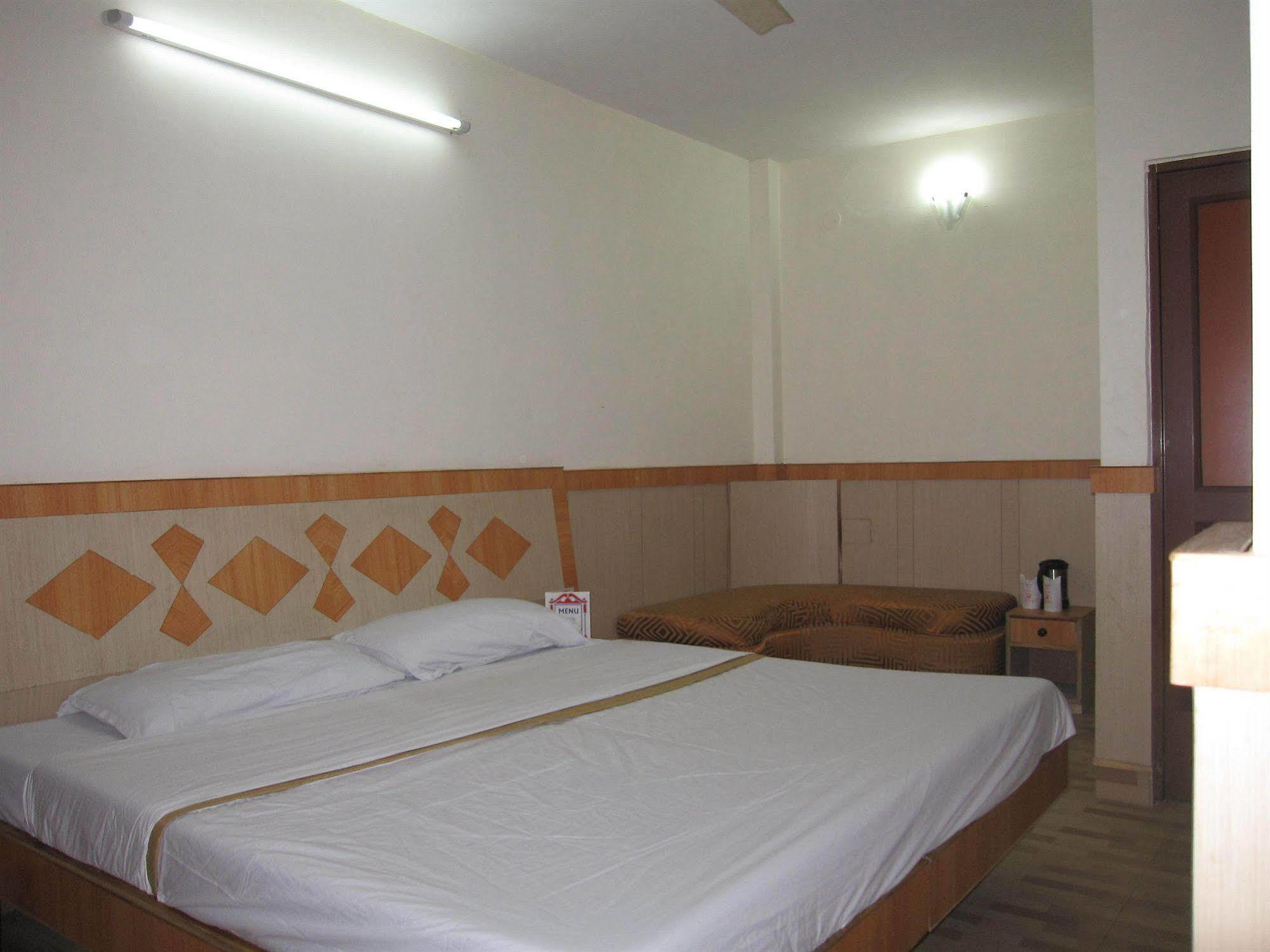 Hotel Kwality Νέο Δελχί Εξωτερικό φωτογραφία