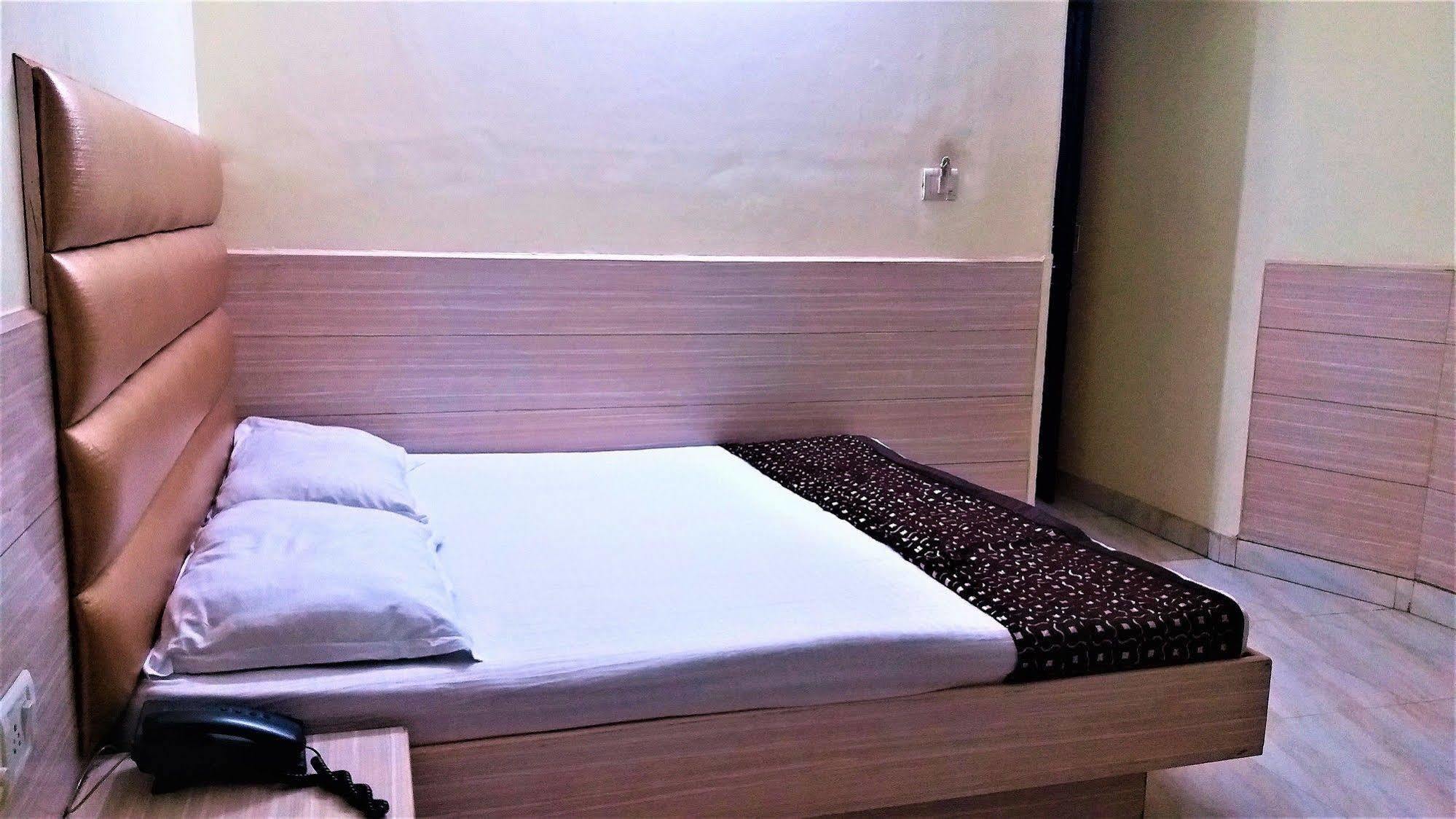 Hotel Kwality Νέο Δελχί Εξωτερικό φωτογραφία