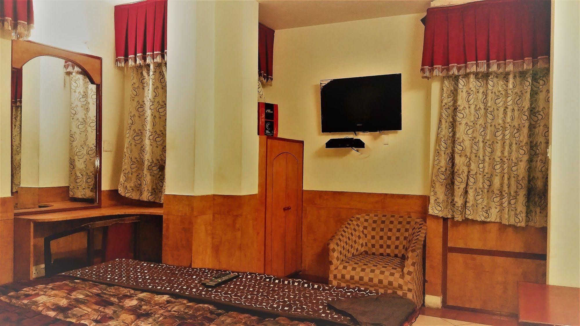 Hotel Kwality Νέο Δελχί Εξωτερικό φωτογραφία