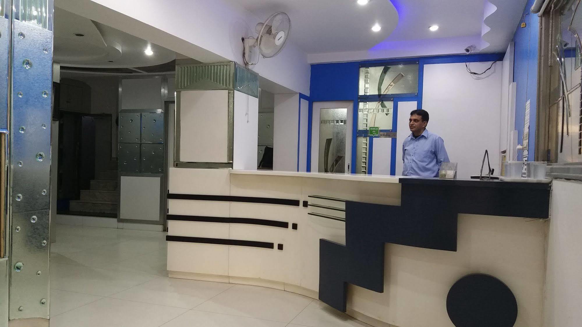 Hotel Kwality Νέο Δελχί Εξωτερικό φωτογραφία