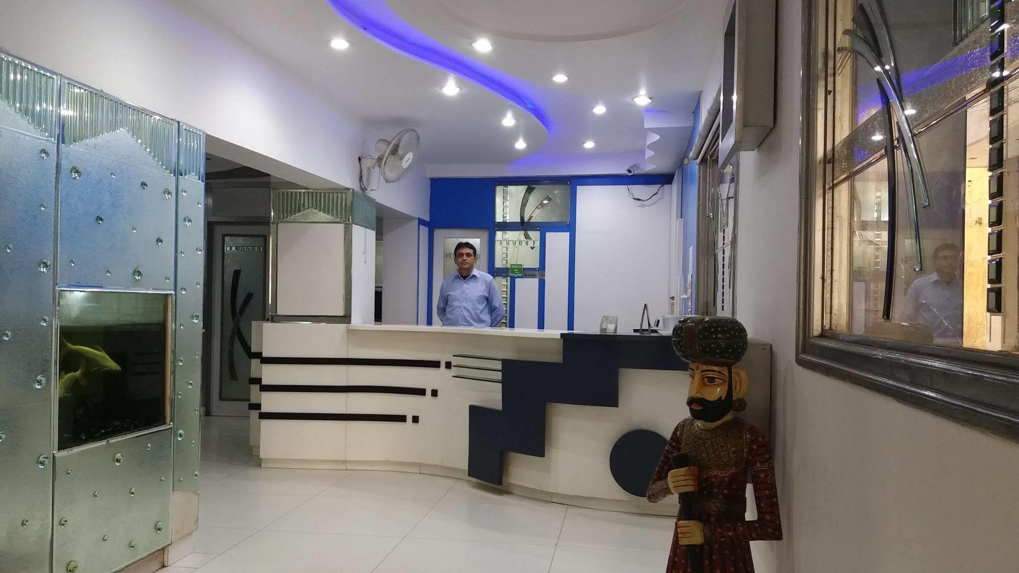Hotel Kwality Νέο Δελχί Εξωτερικό φωτογραφία