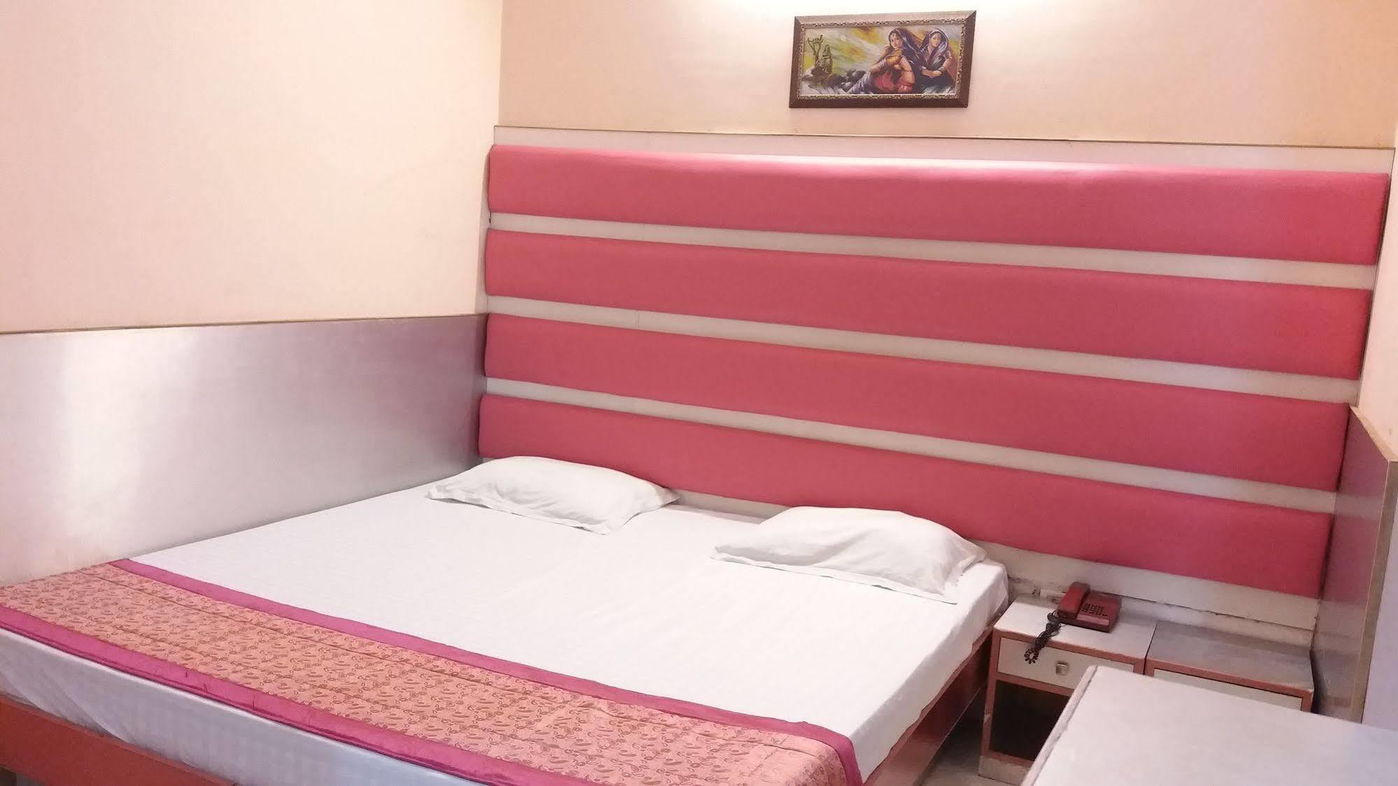 Hotel Kwality Νέο Δελχί Εξωτερικό φωτογραφία