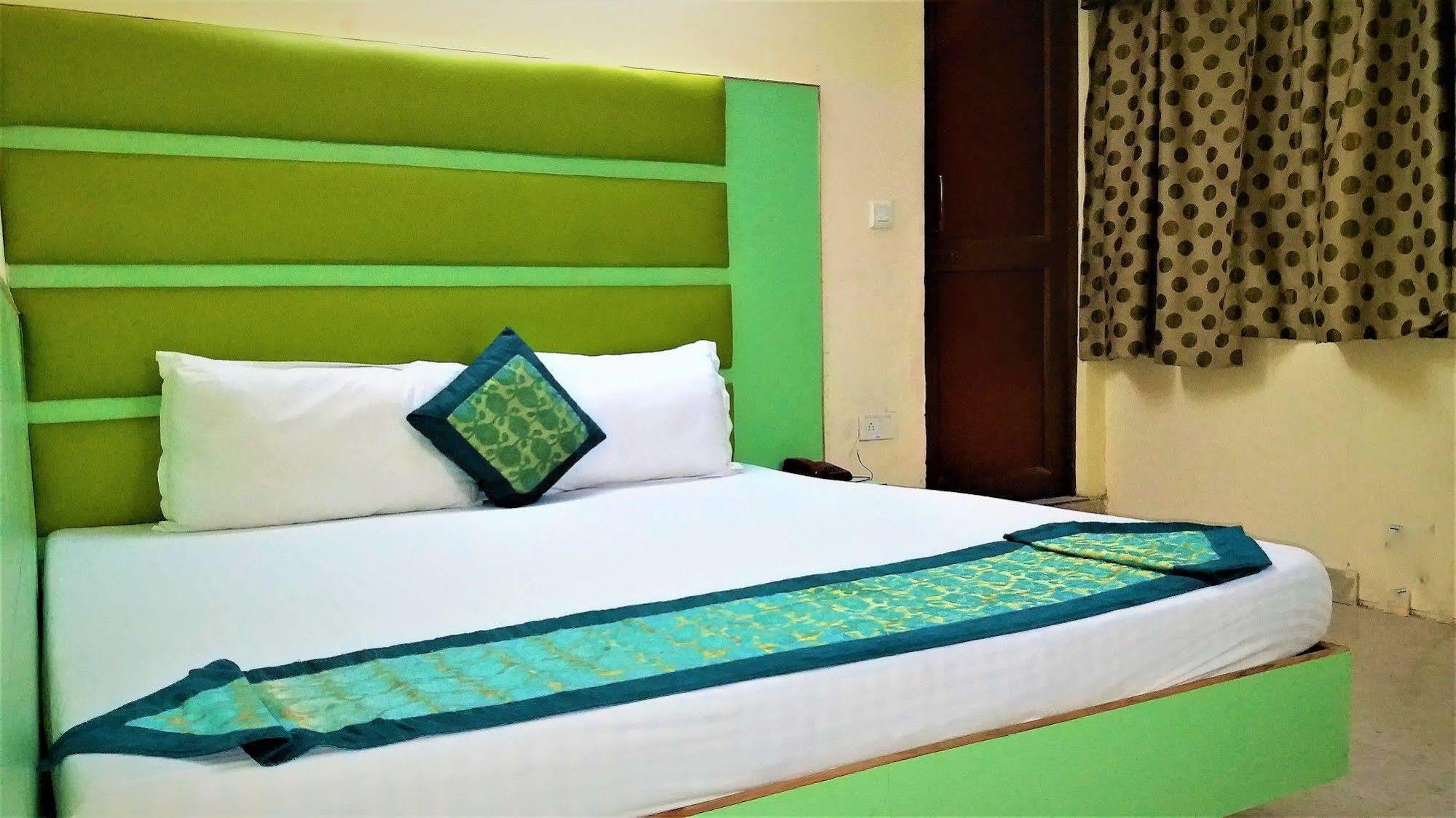 Hotel Kwality Νέο Δελχί Εξωτερικό φωτογραφία